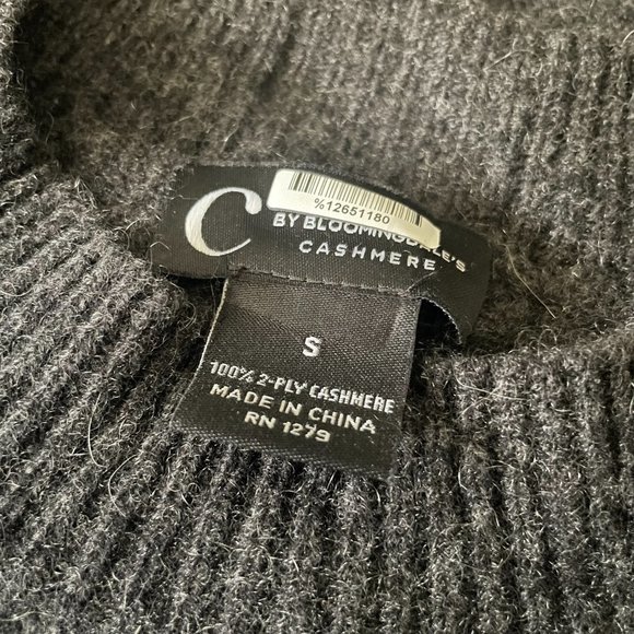 Bloomingdale's Cashmere Sweater - Picture 2 of 5